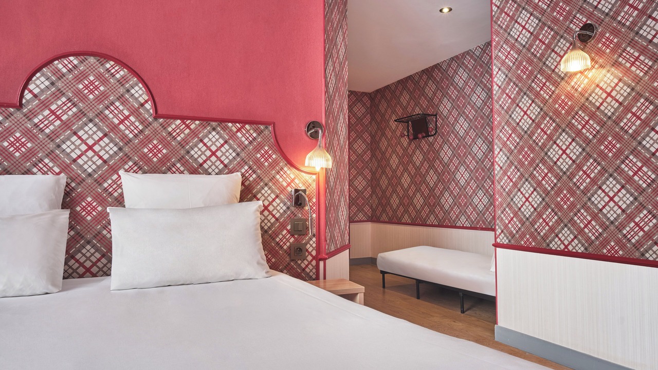 Photo of Bedroom in Levallois-Perret