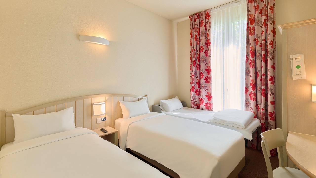 Photo of Bedroom in Magny-le-Hongre
