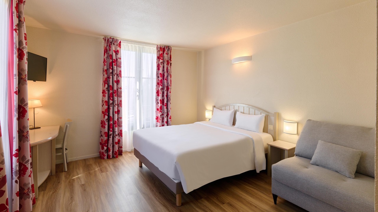 Photo of Bedroom in Magny-le-Hongre