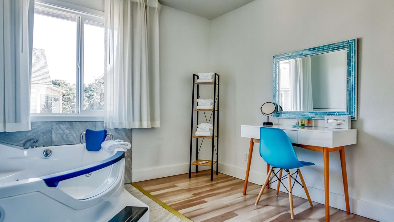 Photo of Others in Lincoln Beach