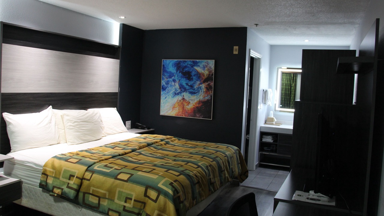 Photo of Bedroom in Cleveland