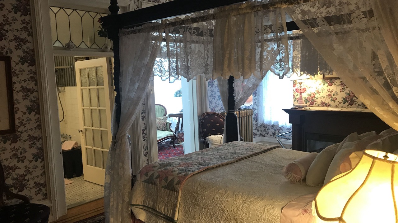 Photo of Livingroom in Spruce Hill