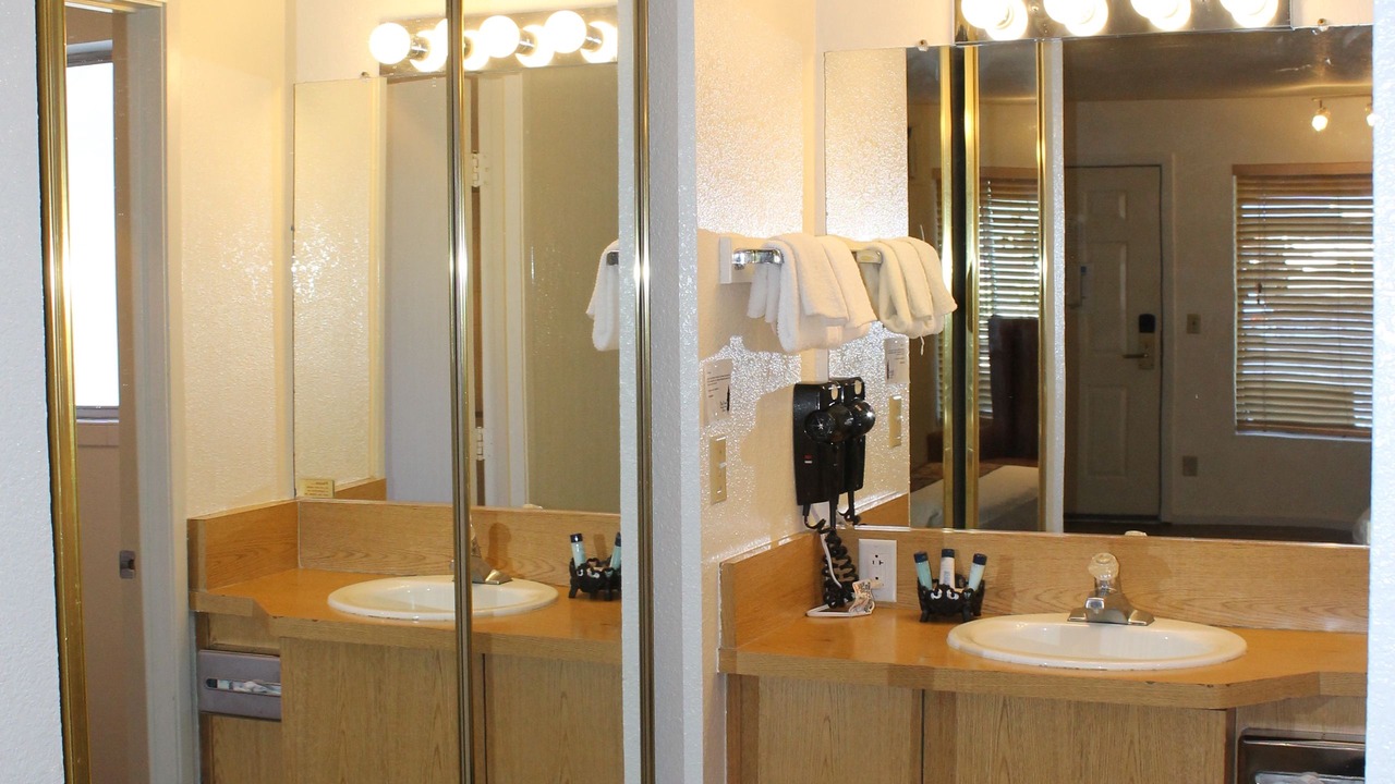 Photo of Bathroom in Lakeside Park