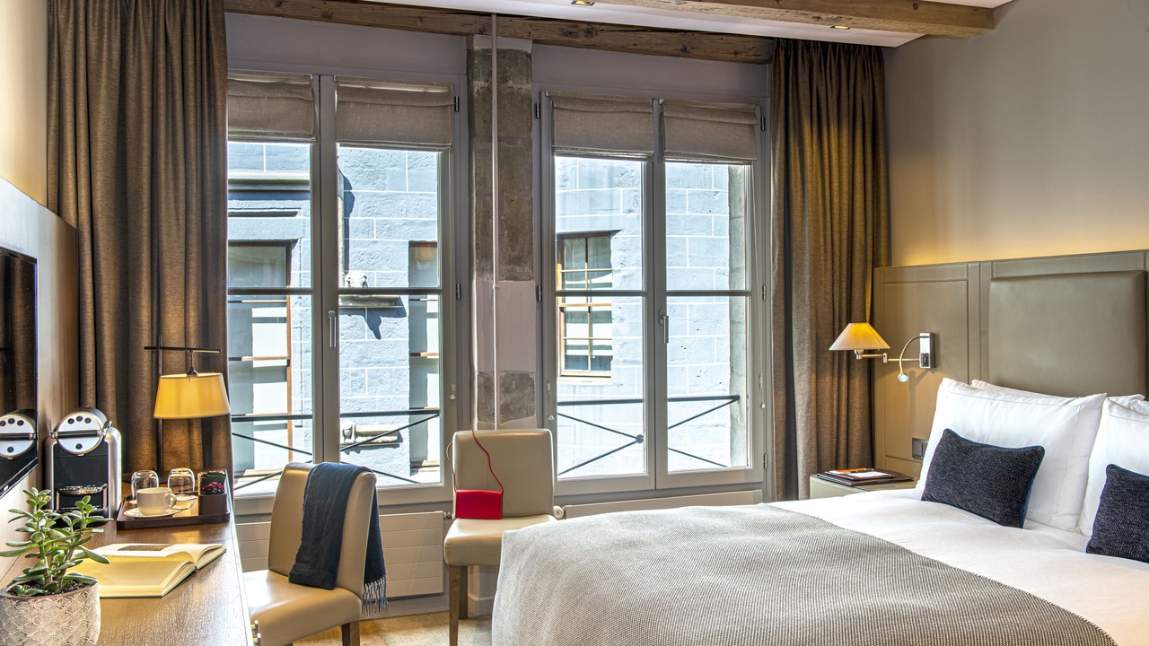 Photo of Bedroom in Geneva Old Town