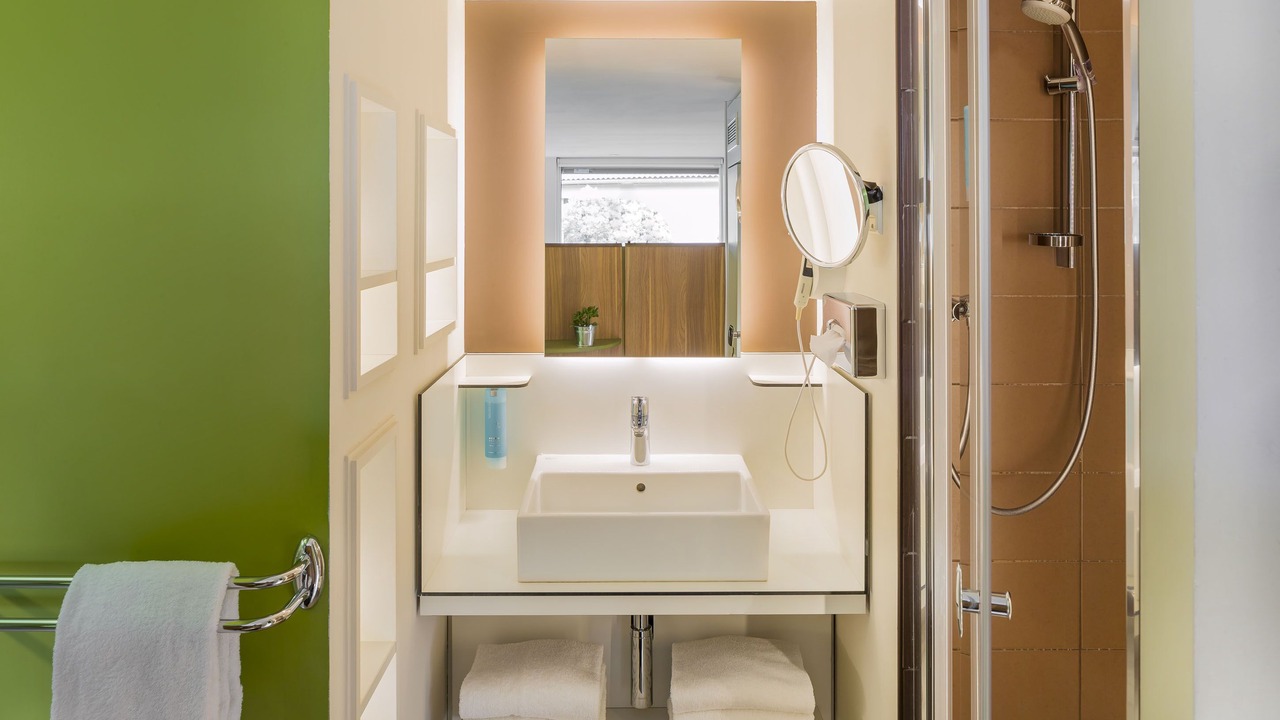 Photo of Bathroom in Saint Tronquet Business Park