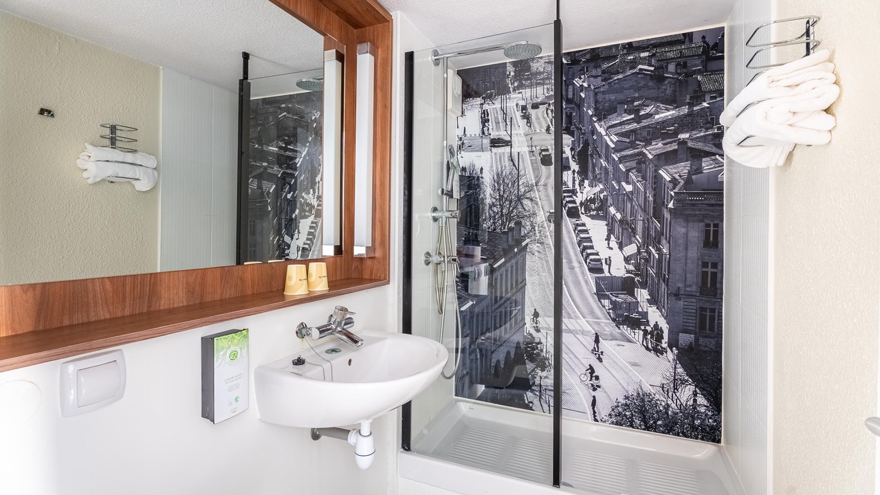 Photo of Others in Le Lac