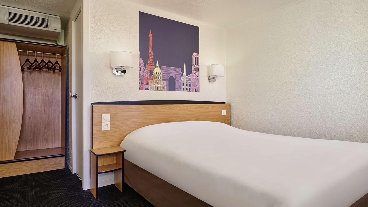 Photo of Bedroom in Herouville-Saint-Clair