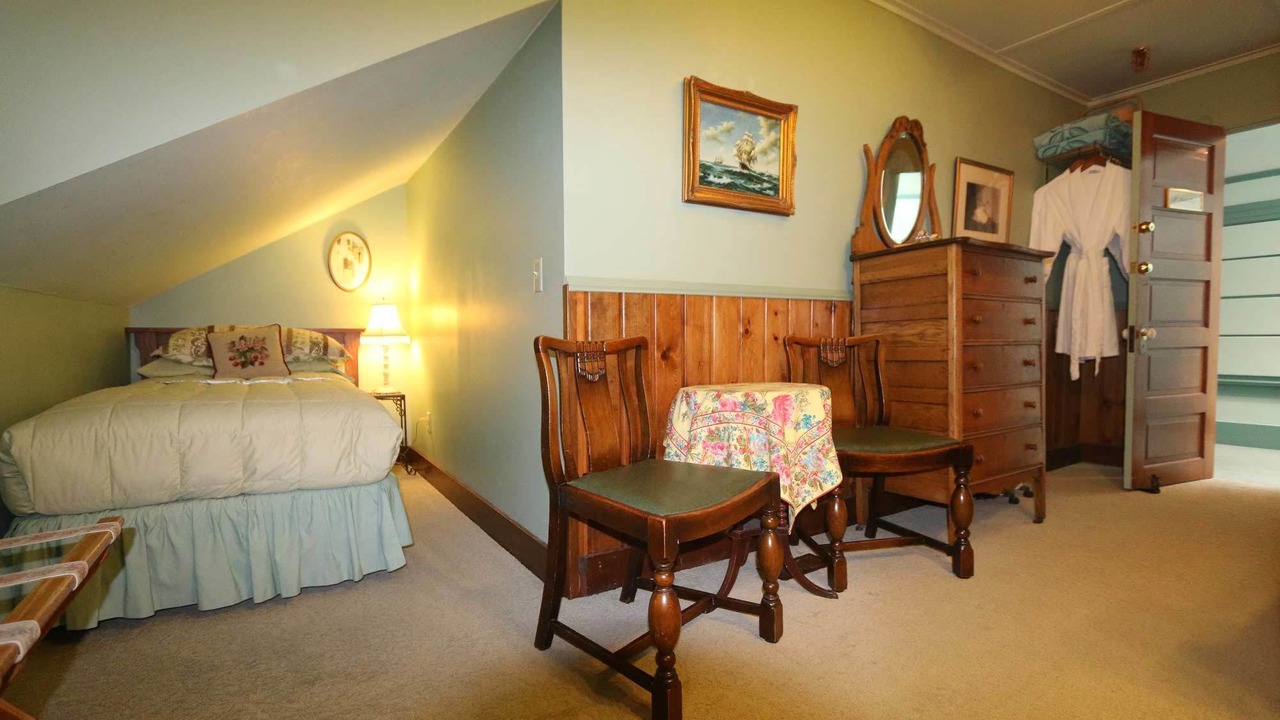 Photo of Bedroom in Eastsound