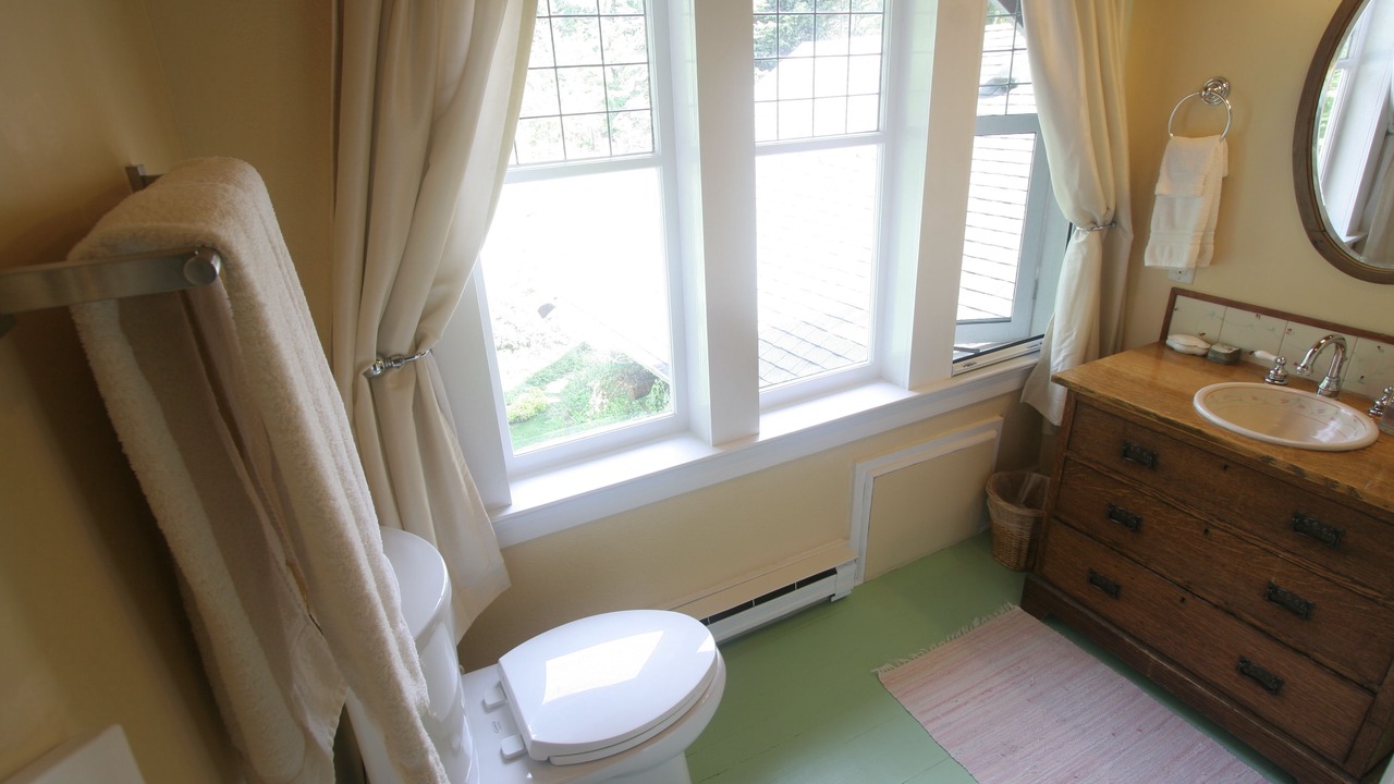 Photo of Bedroom in Eastsound