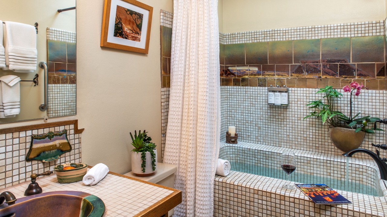 Photo of Bathroom in Sam Hughes