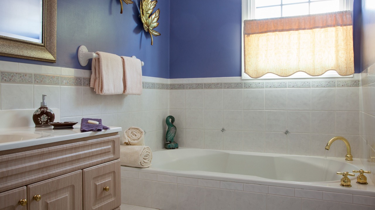 Photo of Bathroom in Off Broadway