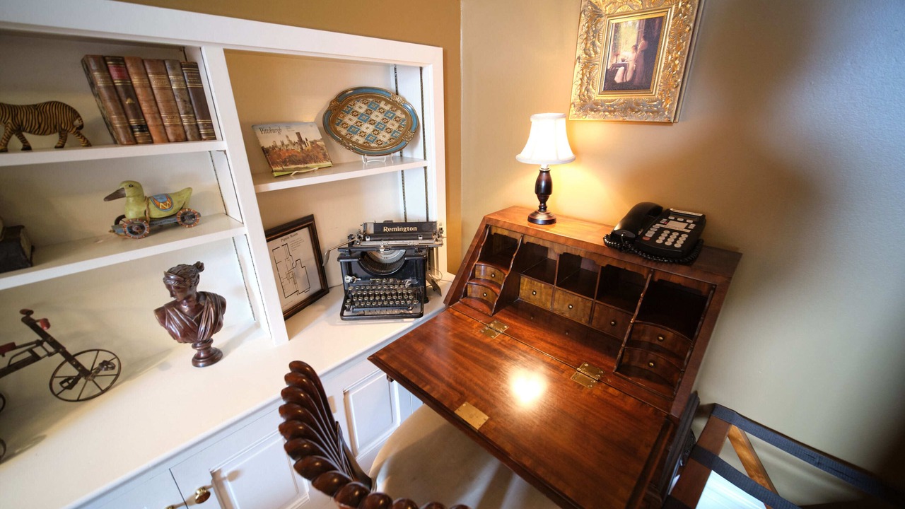 Photo of Bedroom in Shadyside