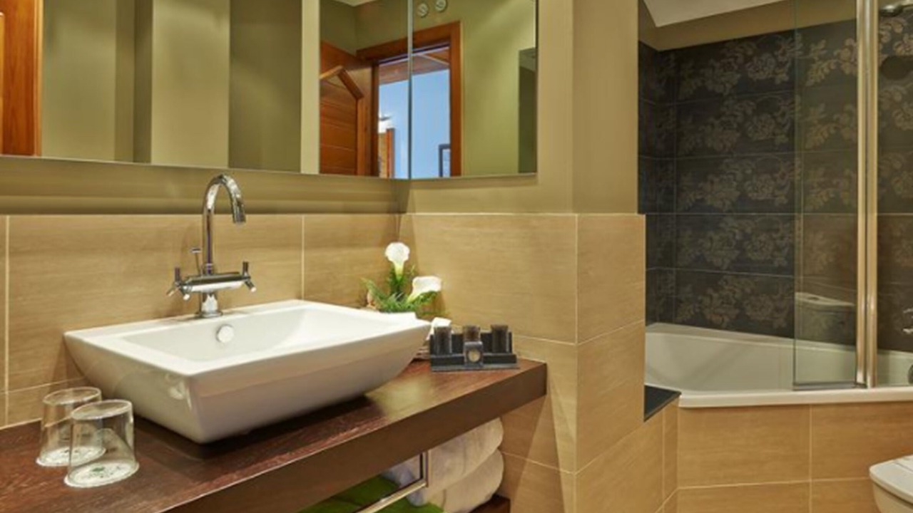Photo of Bathroom in Llanars