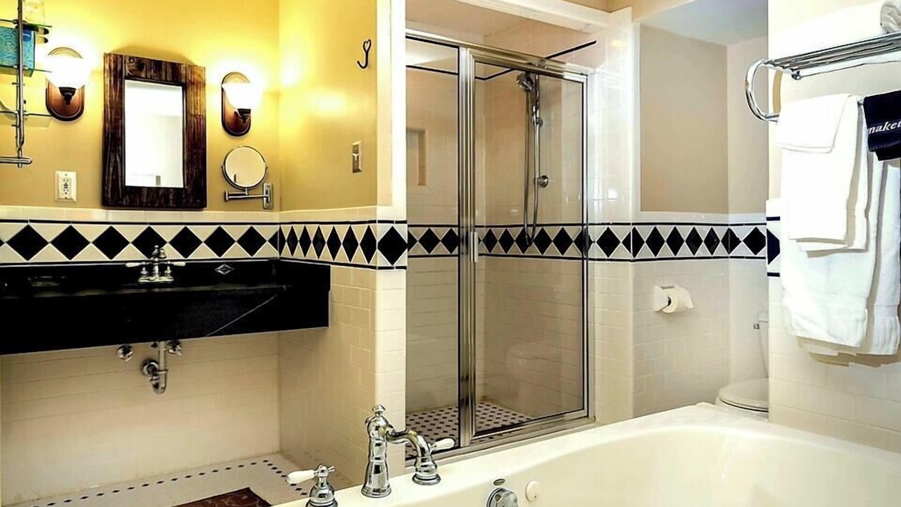 Photo of Bathroom in Perkinsville