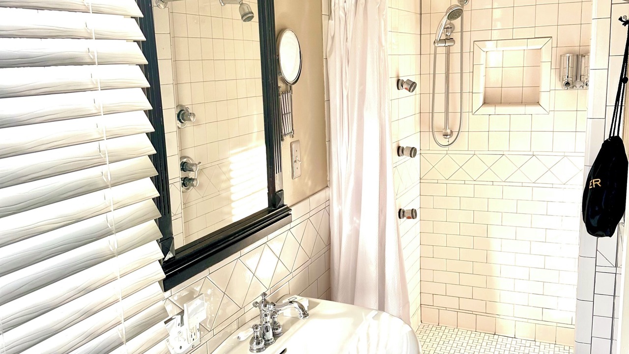 Photo of Bathroom in Perkinsville