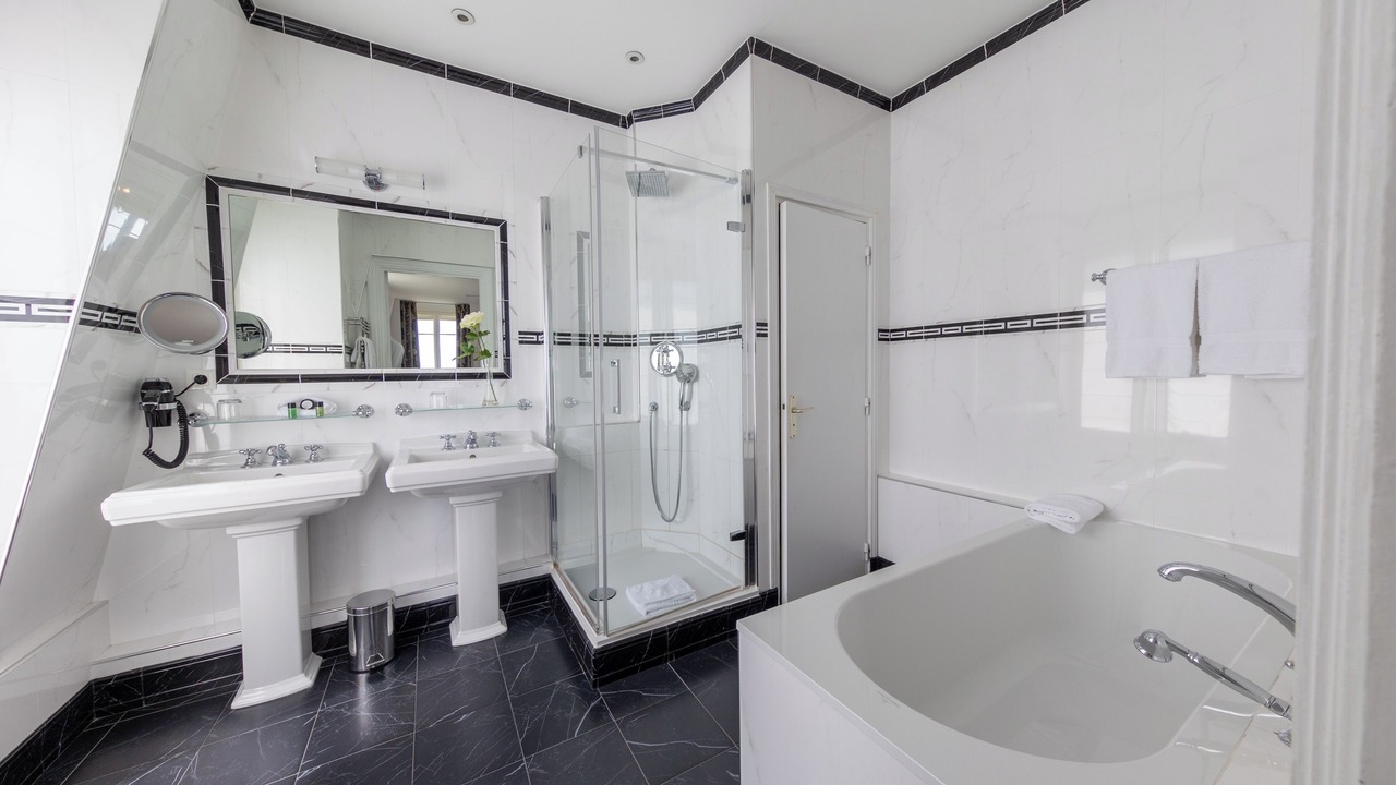 Photo of Bathroom in Saint-Germain-en-Laye