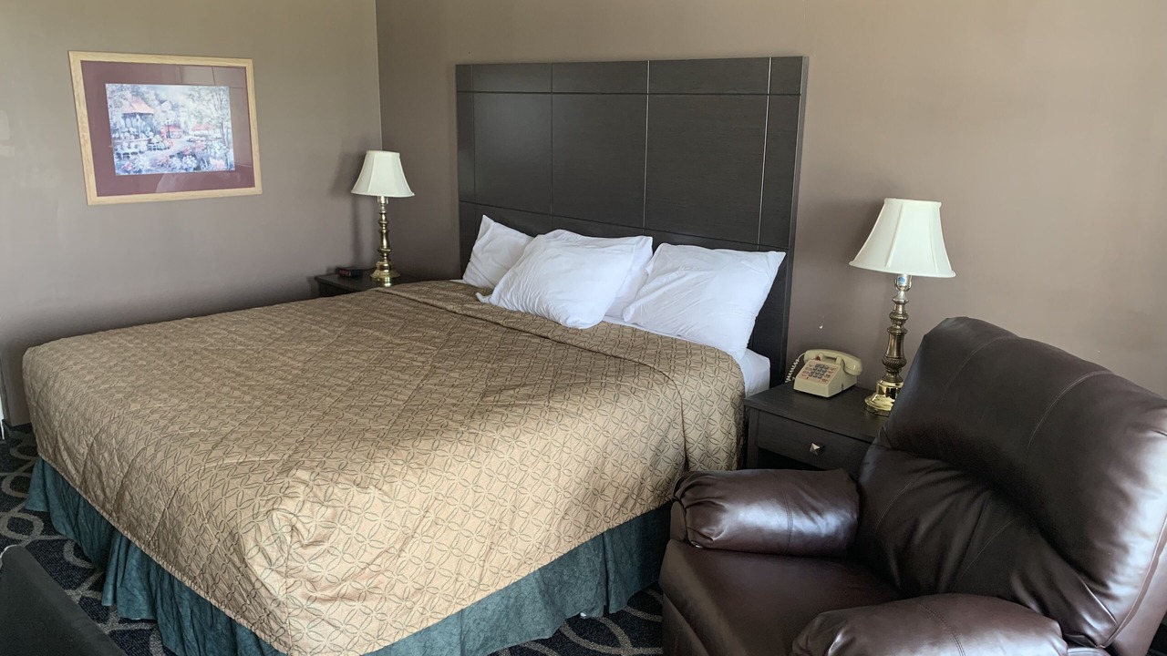Photo of Bedroom in Lewisburg