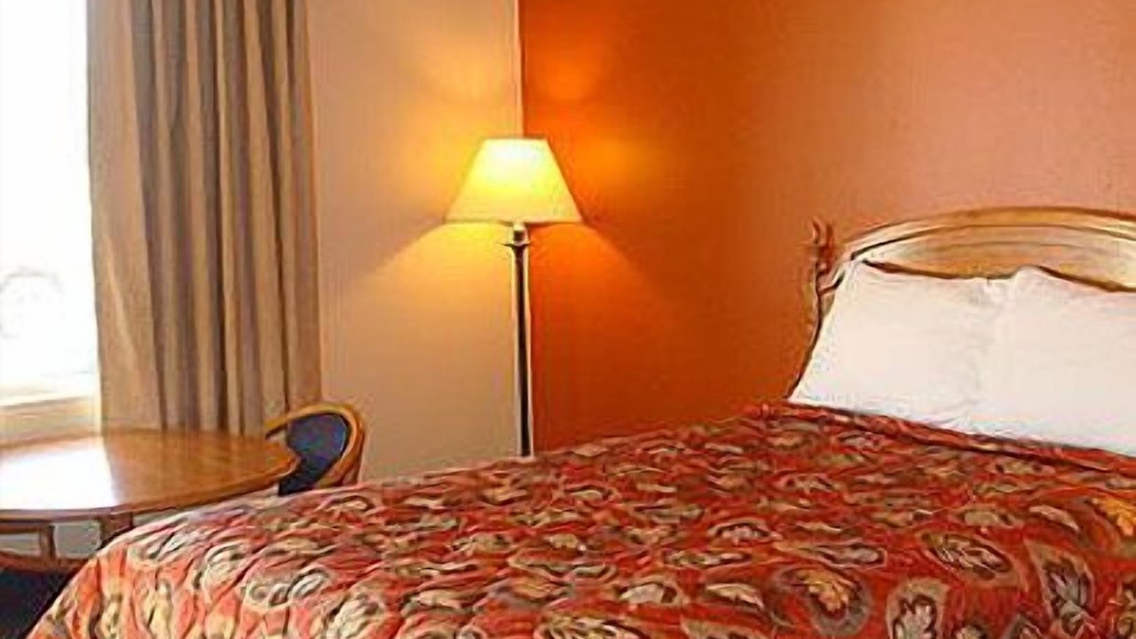 Photo of Bedroom in Many
