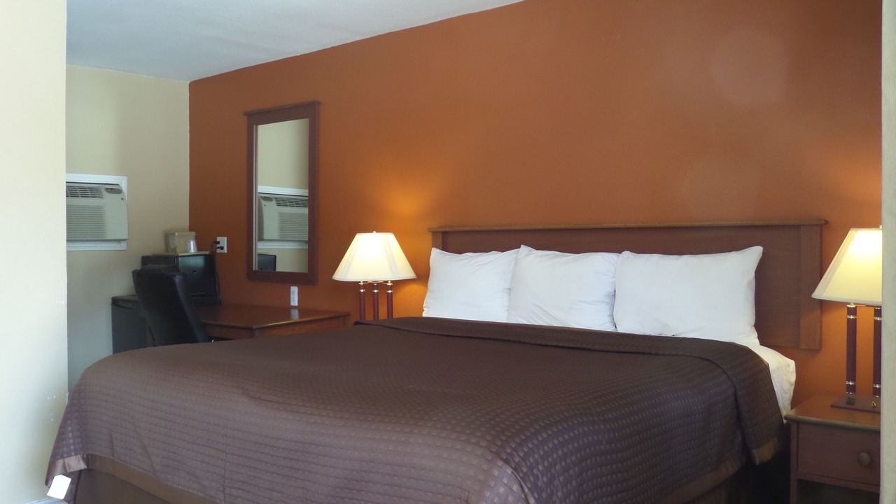 Photo of Bedroom in Many