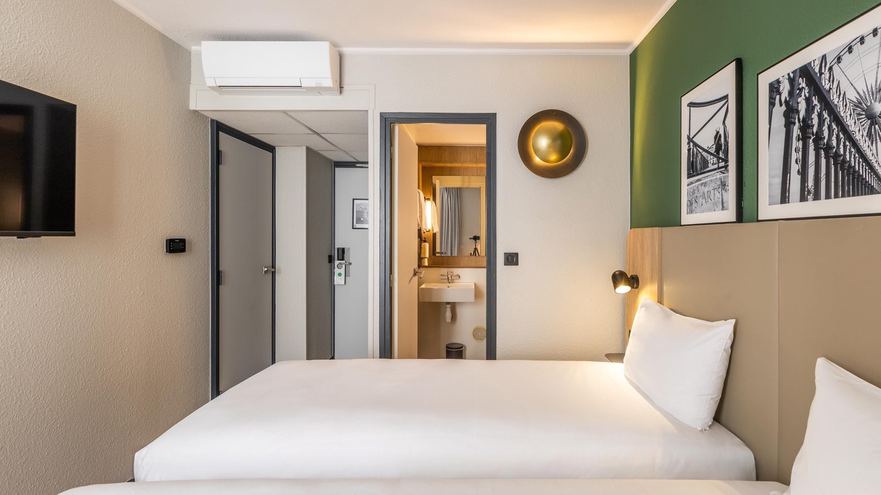 Photo of Bedroom in Levallois-Perret