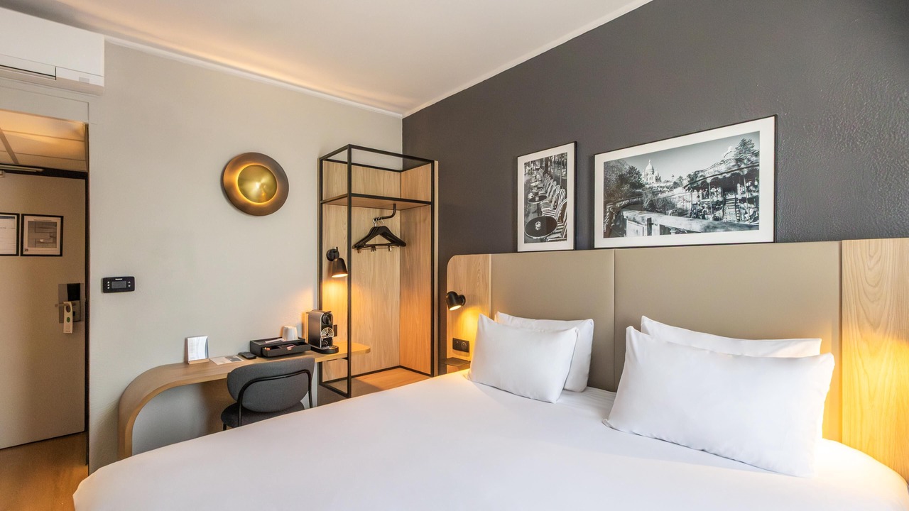 Photo of Bedroom in Levallois-Perret
