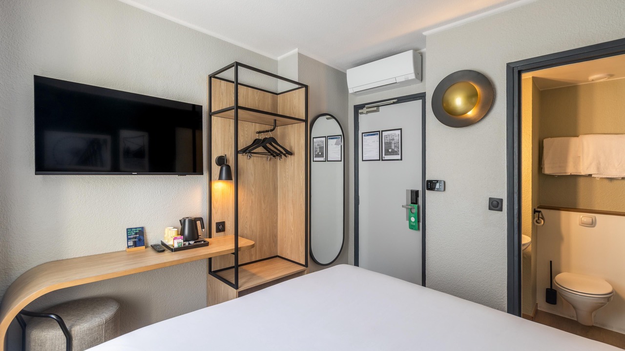 Photo of Bedroom in Levallois-Perret