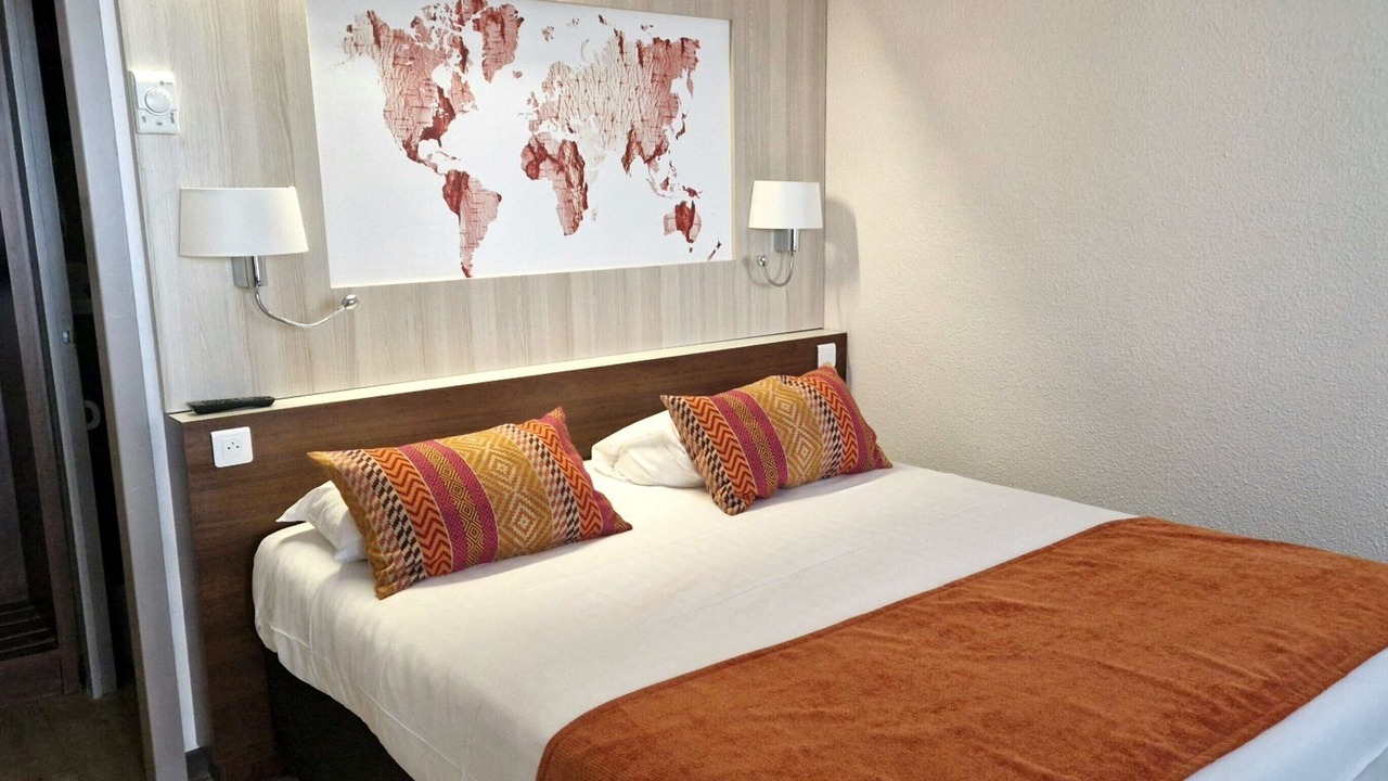 Photo of Bedroom in Saint-Clement-de-Riviere