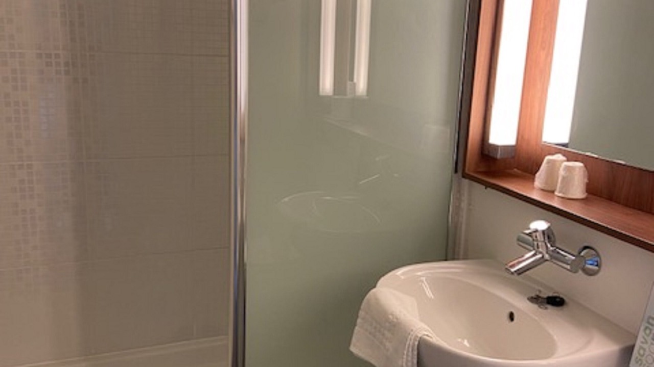Photo of Bathroom in La Chapelle-Saint-Mesmin