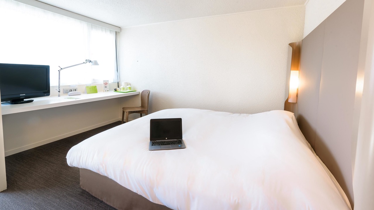 Photo of Bedroom in Sept Deniers - Ginestous