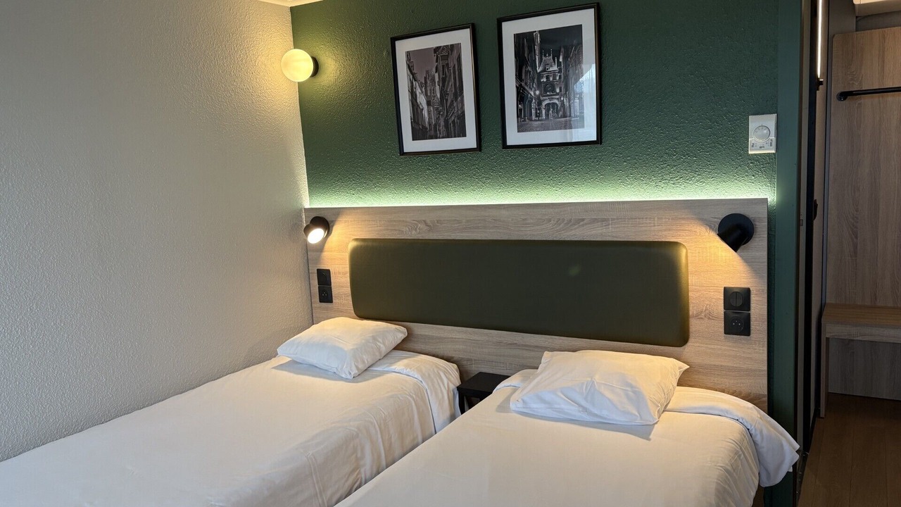 Photo of Bedroom in Mont-Saint-Aignan