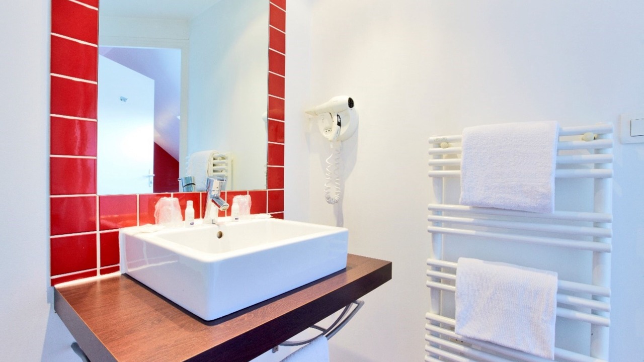 Photo of Bathroom in Mont-Saint-Aignan