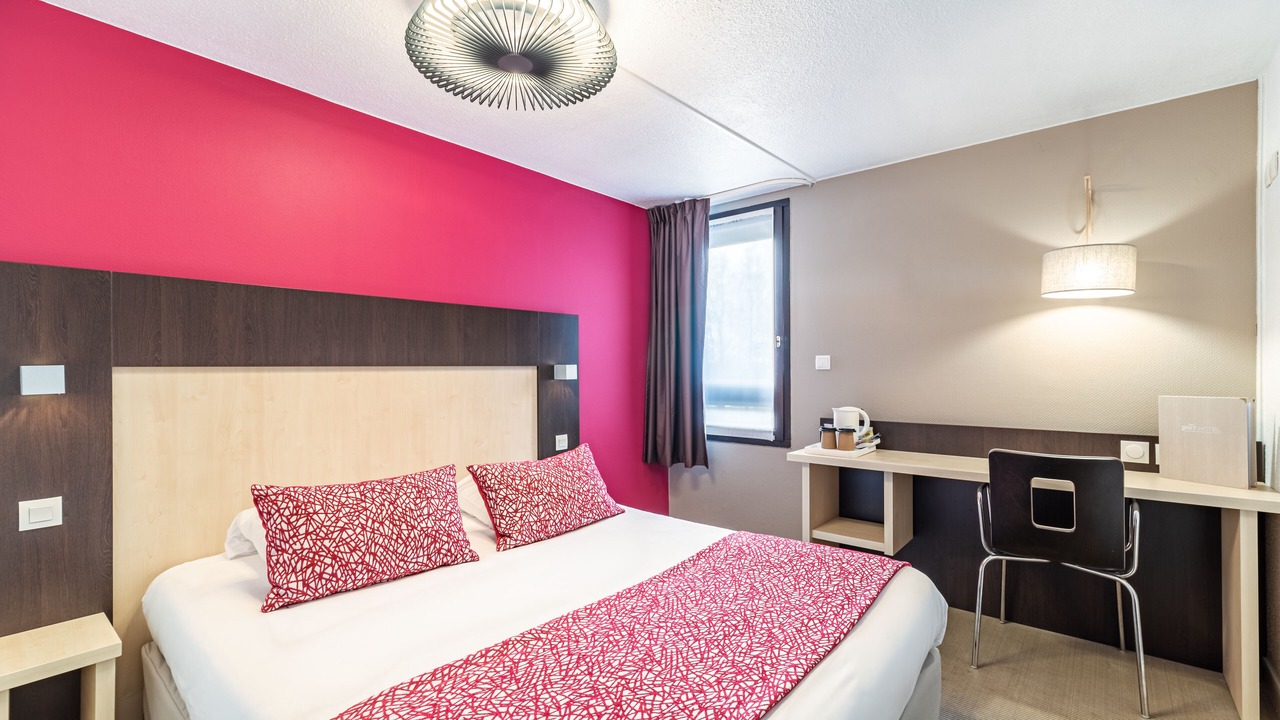Photo of Bedroom in Mont-Saint-Aignan