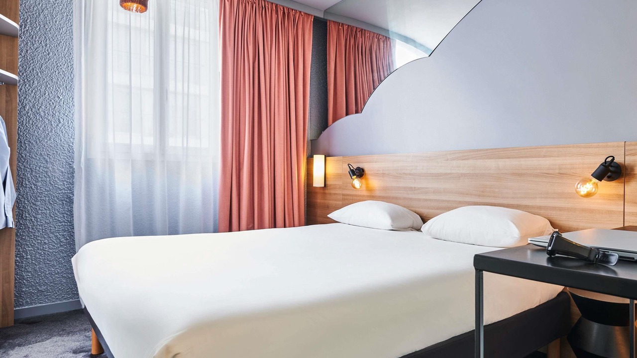 Photo of Bedroom in 14th Arrondissement