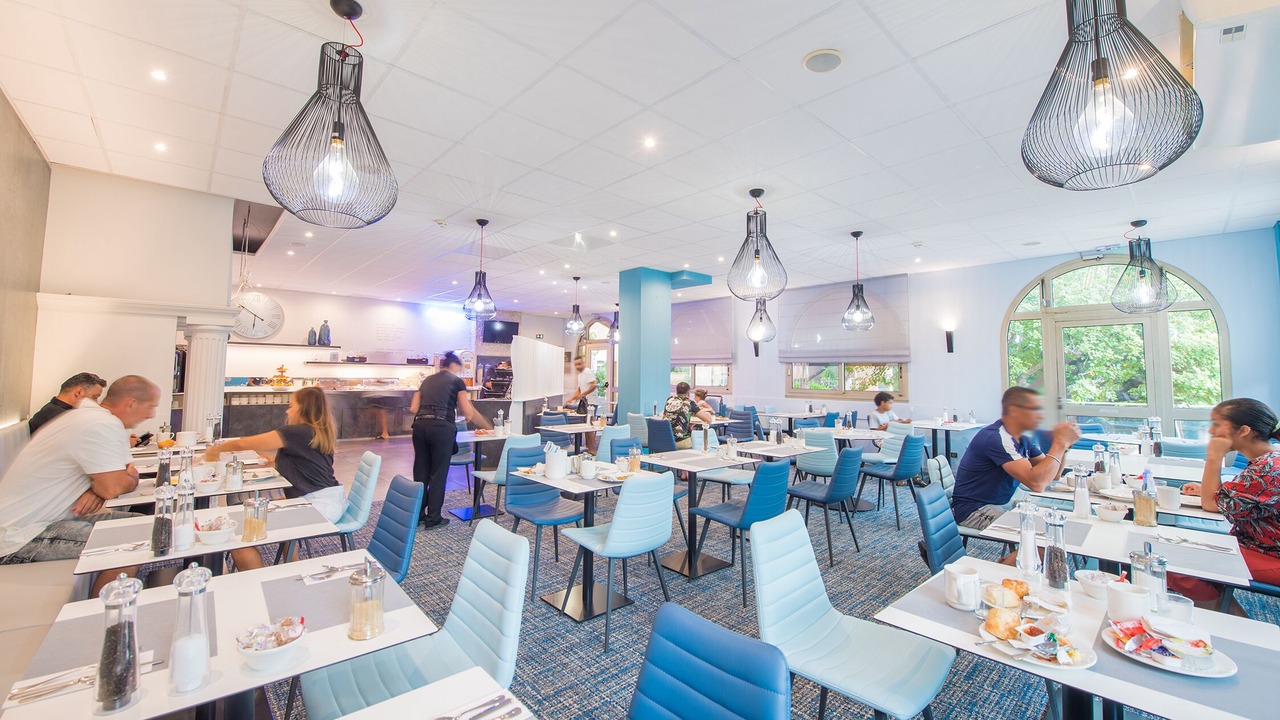 Photo of Others in Carros