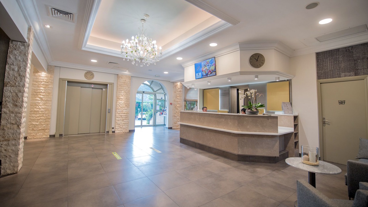 Photo of Others in Carros