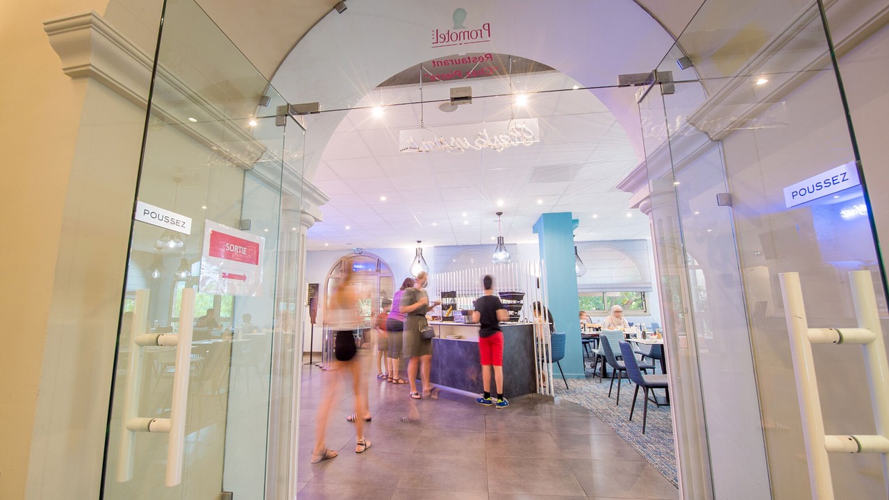 Photo of Others in Carros