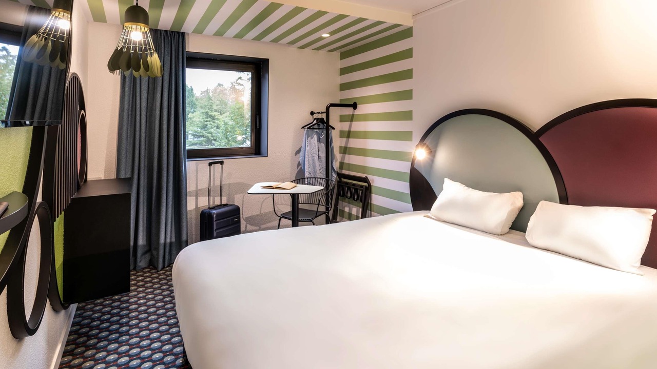 Photo of Bedroom in Saint-Denis