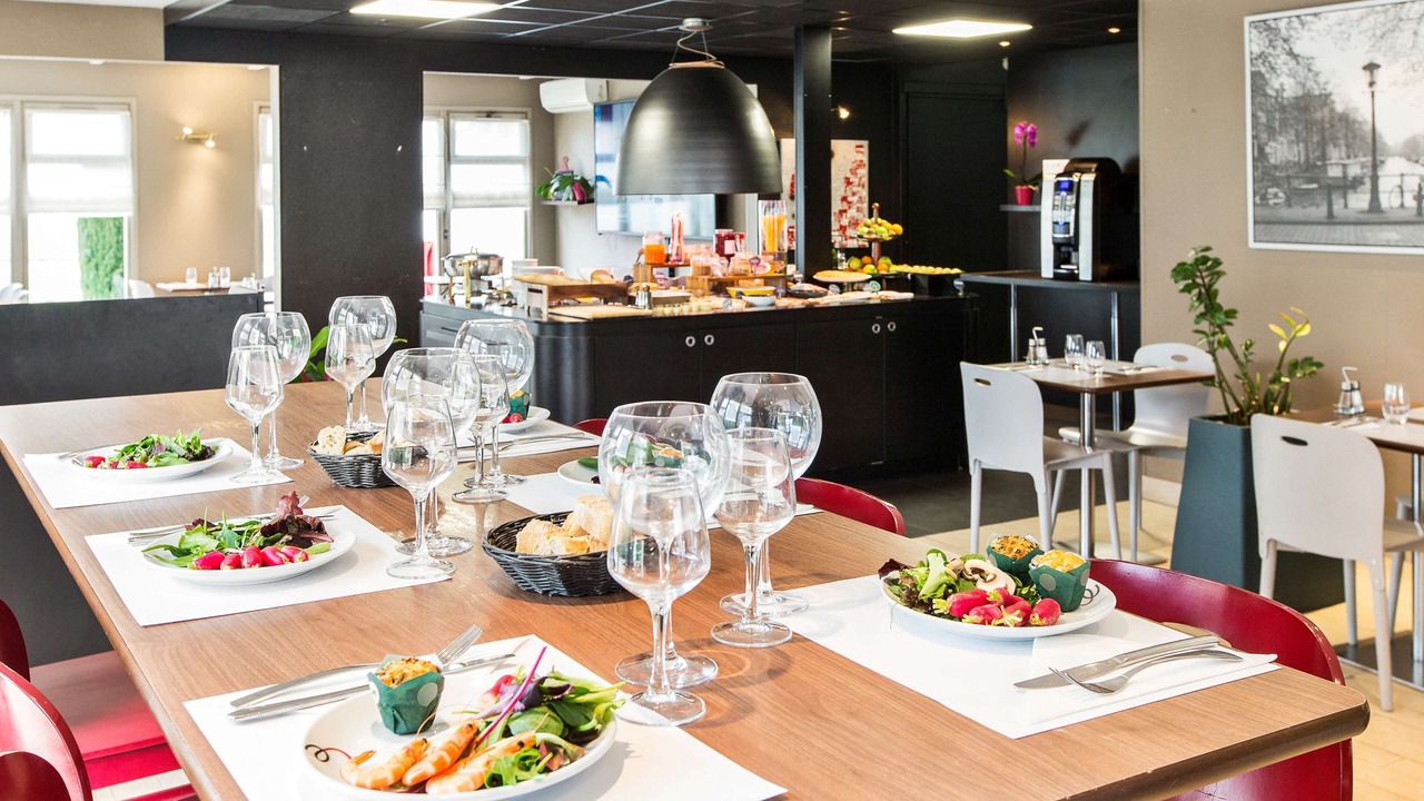 Photo of Others in Faubourg de Bethune