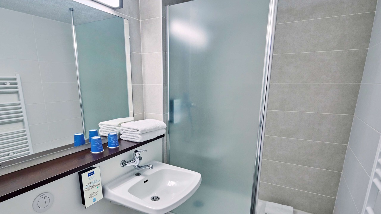 Photo of Others in Hem