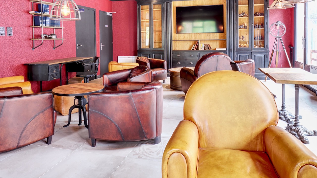 Photo of Others in Hem