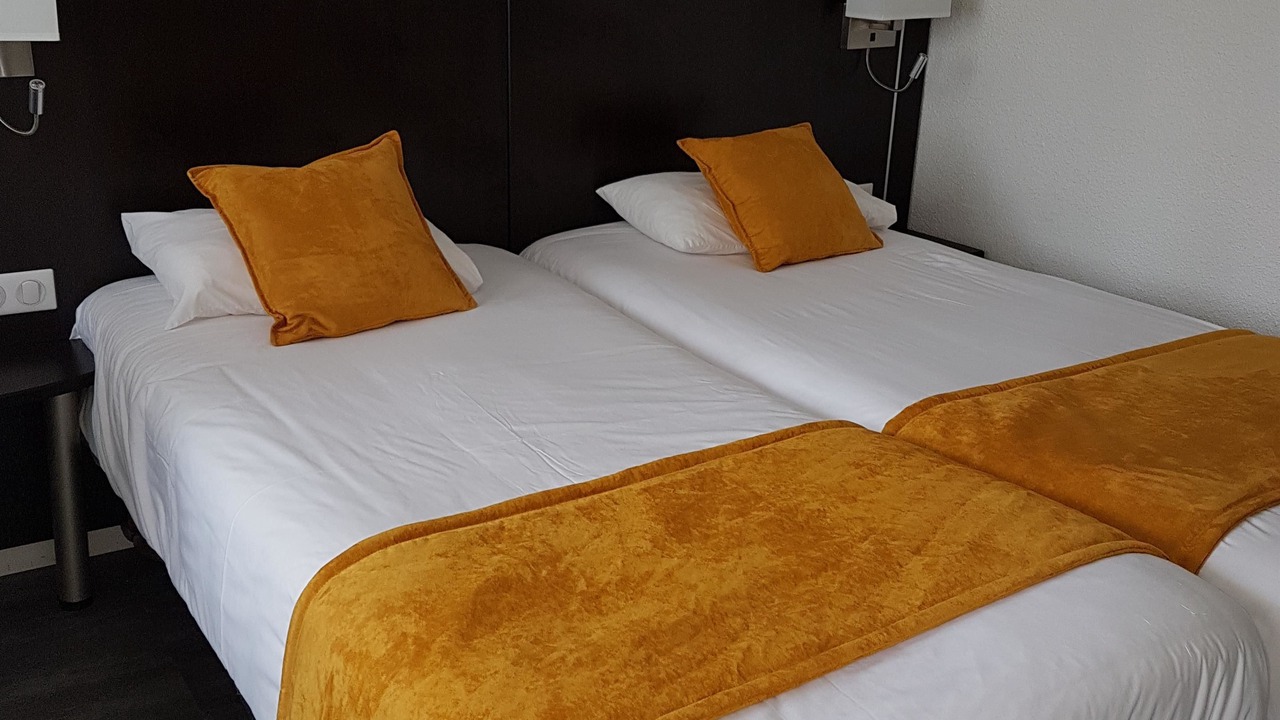 Photo of Others in Hem