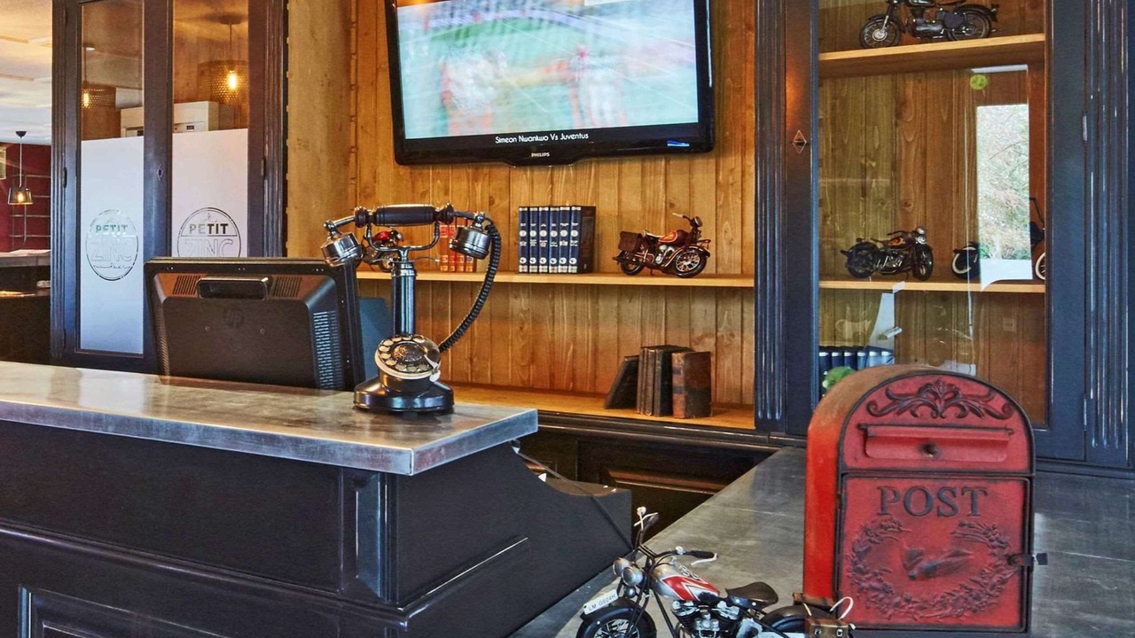 Photo of Others in Hem