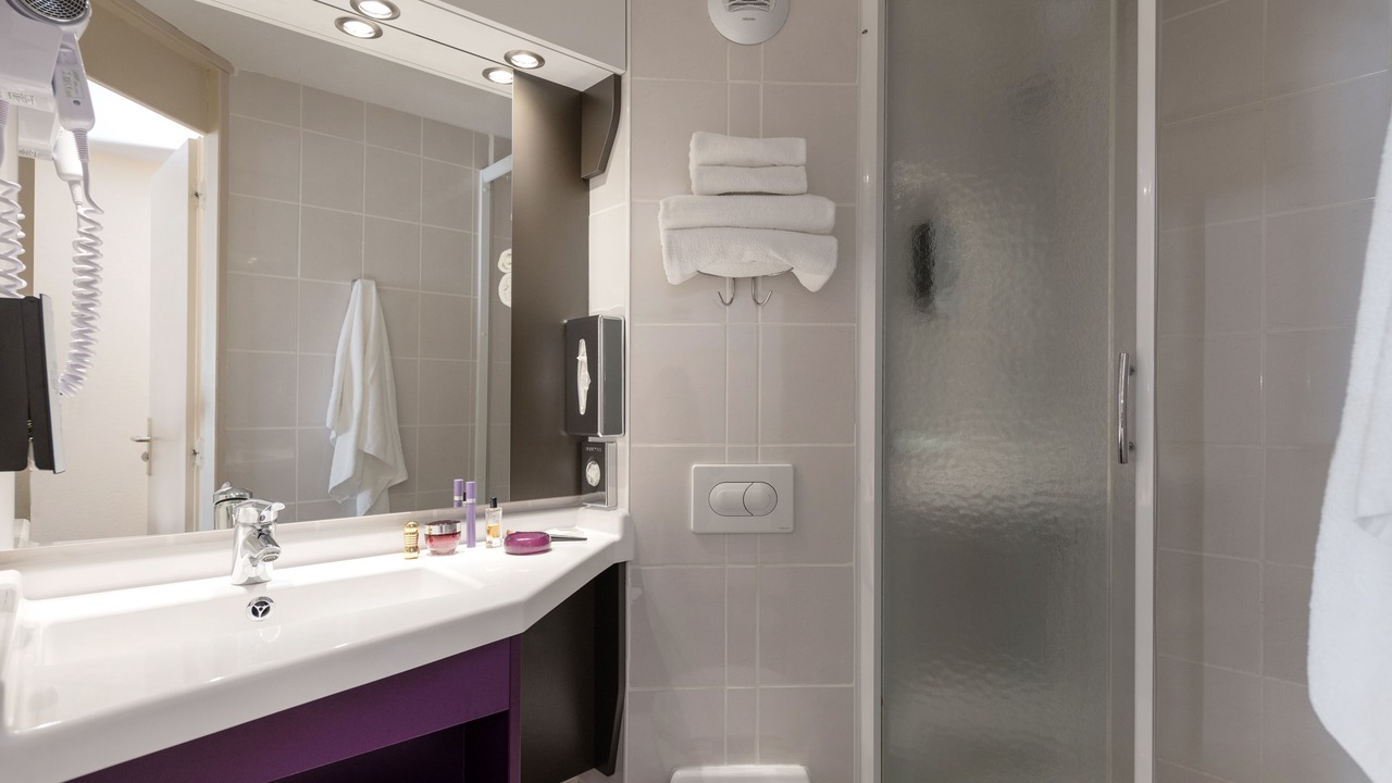 Photo of Bathroom in Plaine Centre Ville