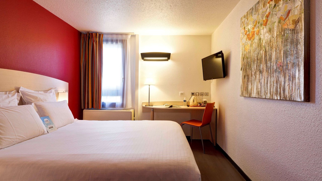 Photo of Bedroom in Saint-Genis-Laval