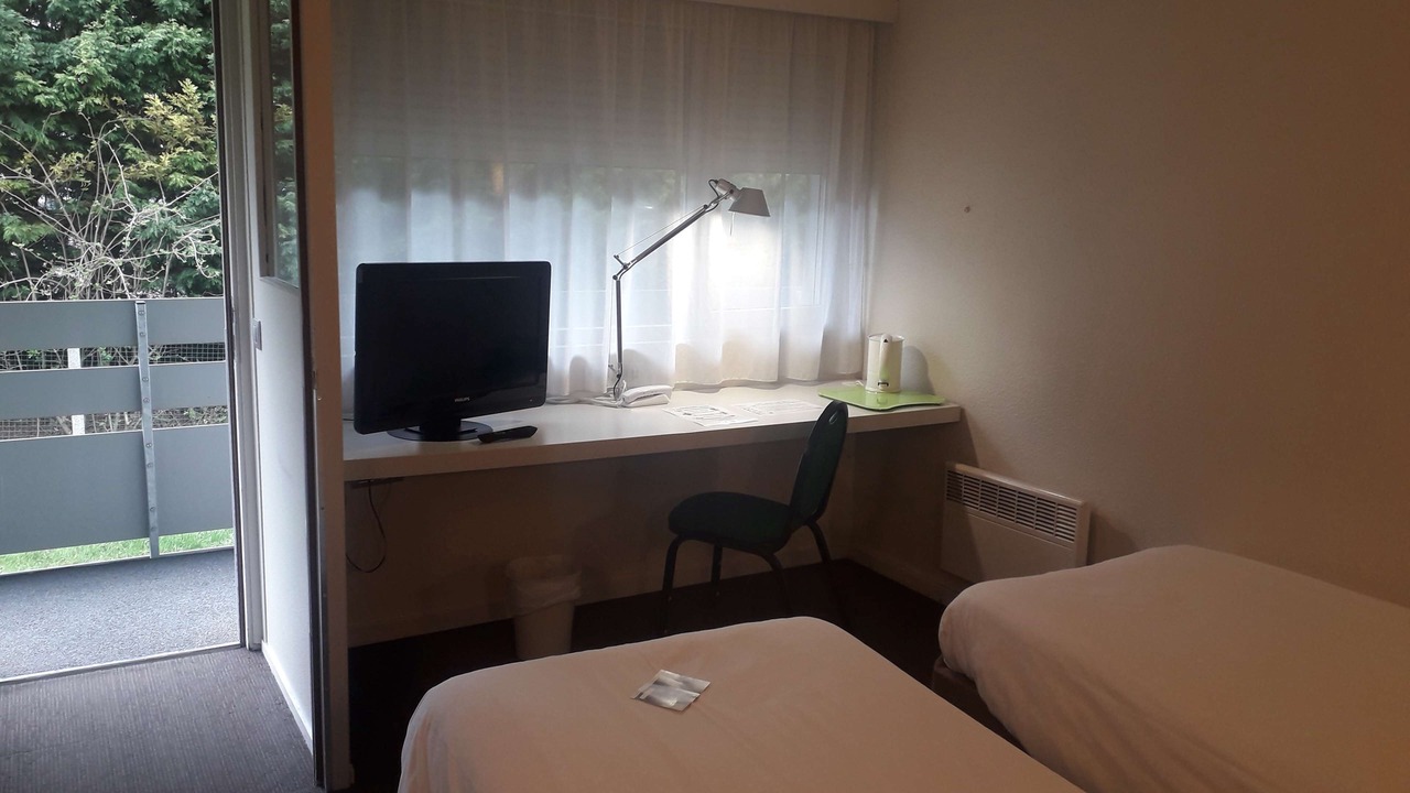 Photo of Bedroom in Lens