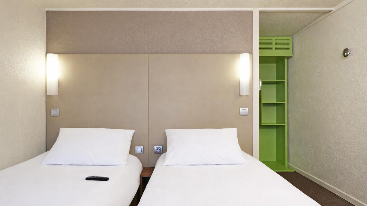 Photo of Bedroom in Lens