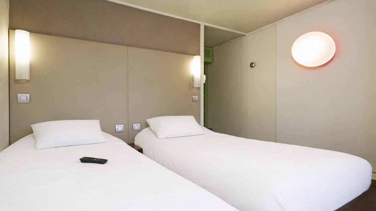Photo of Bedroom in Lens