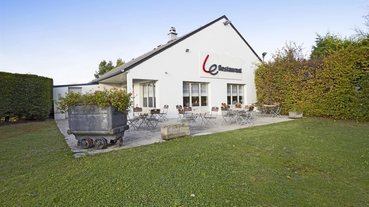 Photo of Patio Balcony in Lens