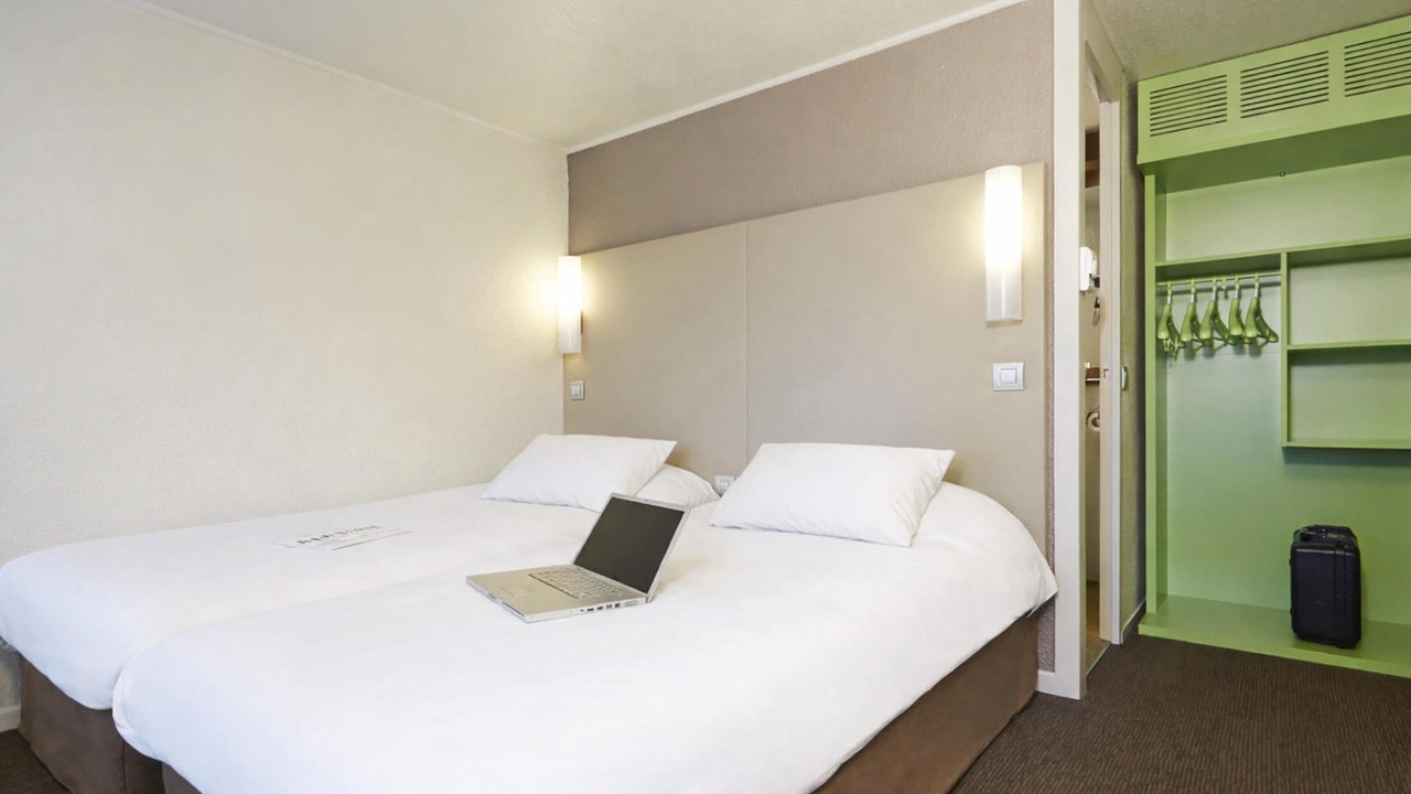 Photo of Bedroom in Lens