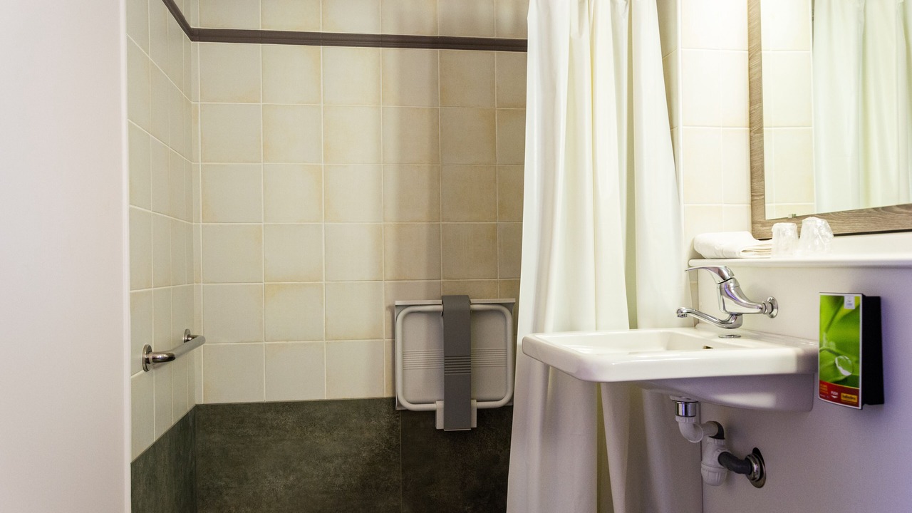 Photo of Bathroom in La Roche-sur-Yon